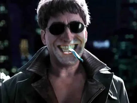 Доктор Осьминог с сигаретой