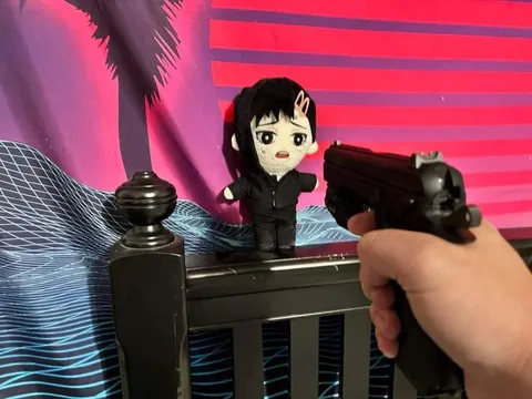 Кукла под прицелом