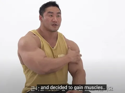 근육을 키우기로 결심한 남자