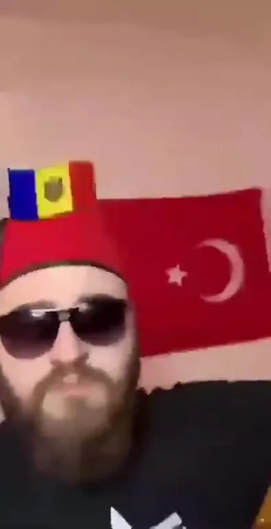 Фез превращается в парад
