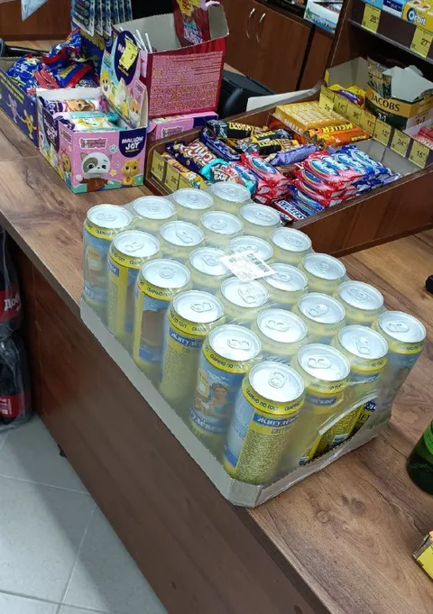Тележка из консервов