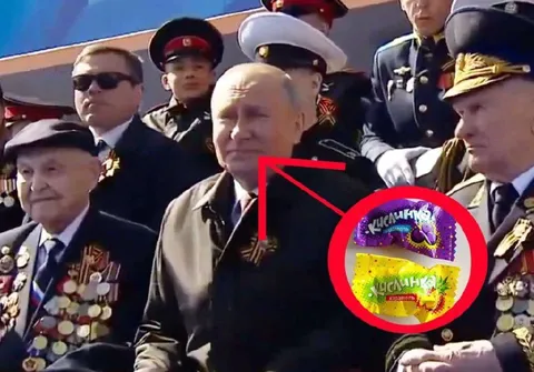 Путин и конфеты на параде
