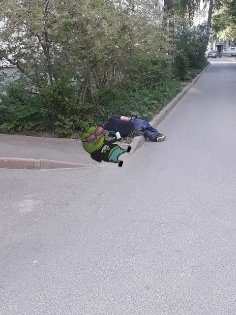 Упал на ровном месте