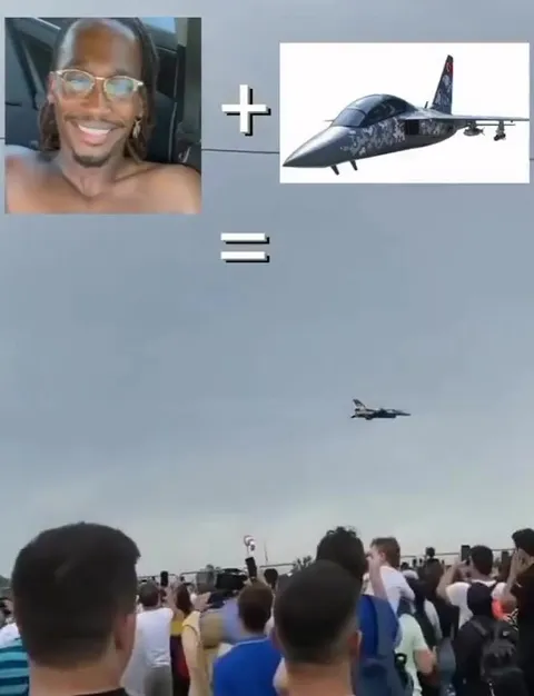Улыбка плюс самолёт равно восторг