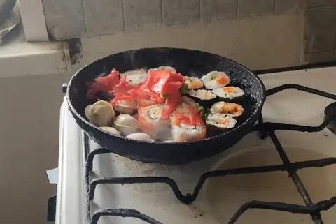 Суши на сковороде