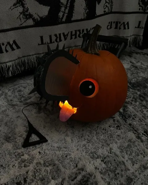 Фонарик-тыква с языком