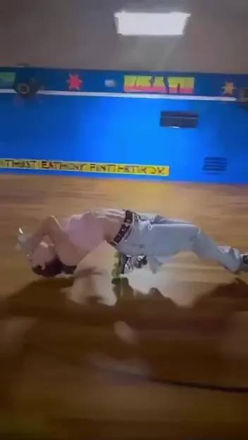Танец на роликах под Soulja Boy