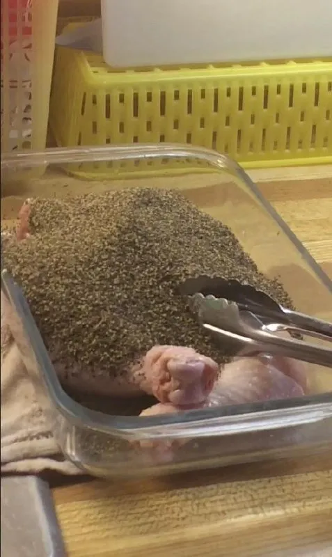 Курица под одеялом из специй