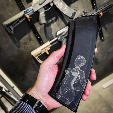 Магазин с гравировкой девушки