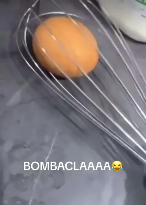 BOMBACLAAAA Whisk Trick