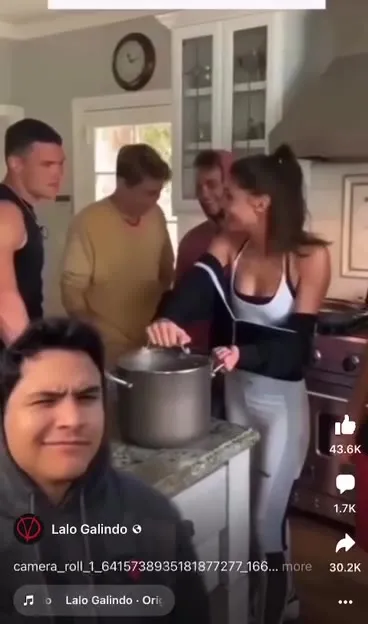 Сняли крышку с кастрюли