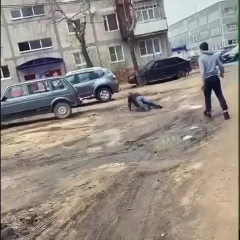 Заряженный прыжок в лужу