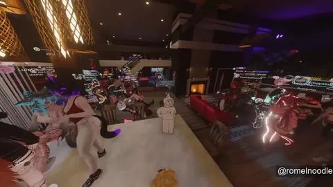 Одинокий человечек на VR-вечеринке
