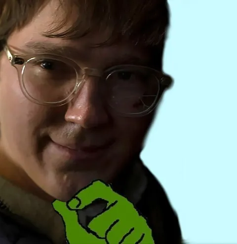 Подозрительный задумчивый взгляд