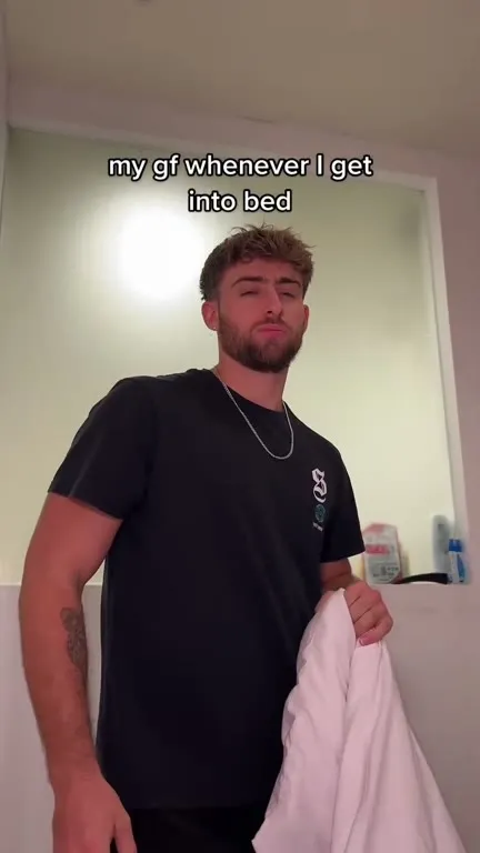 My Girlfriend Takes Over the Bed