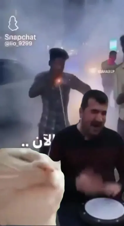 الآن يبدأ الحفل