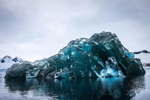 Перевернувшийся айсберг