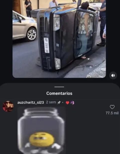 Carro virado de lado