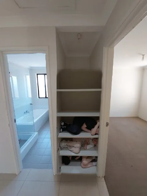 Люди в шкафу