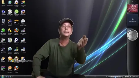 Мужчина поёт на рабочем столе