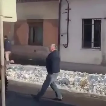 Эпичная встреча на снегу