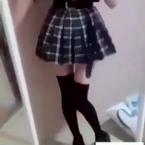 Зеркальное селфи с неожиданным стуком