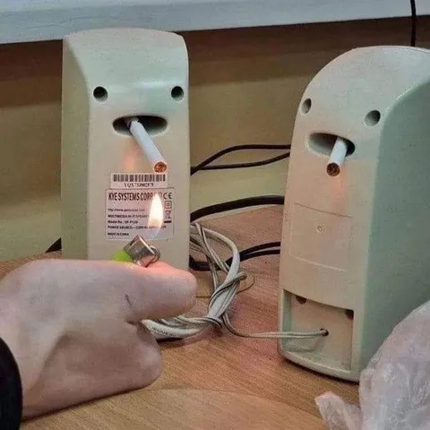 Колонки закурили