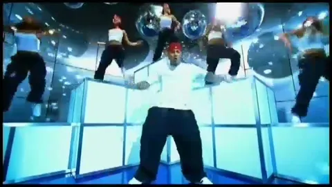 Аниме-девушка в клипе Limp Bizkit