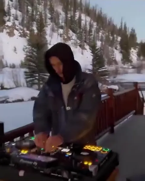 Зимний диджей на природе