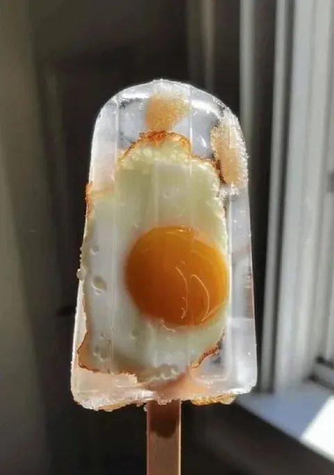 Замороженная яичница на палочке