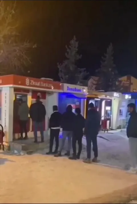 ATM Kuyruğu Dağılıyor