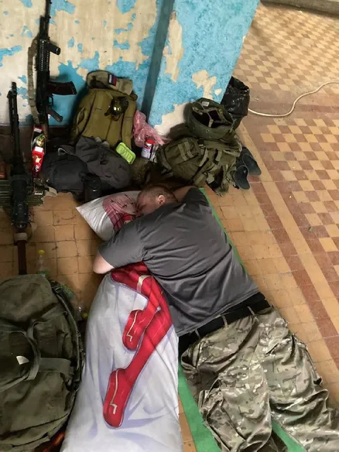 Солдат спит где придётся