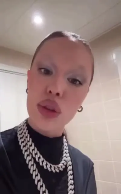 Серьёзный разговор в ванной