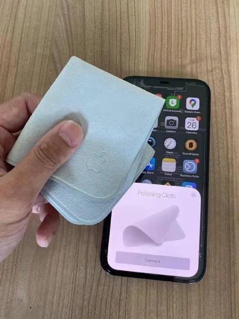 Apple Polishing Cloth Connects