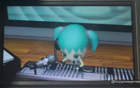 Hatsune Miku Sings About Her Big Hole
