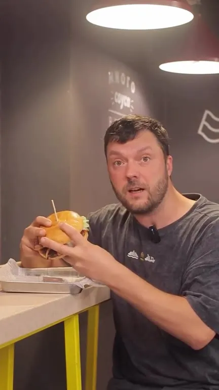 Избранный чизбургер с беконом