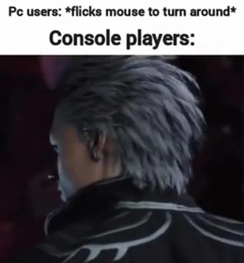 Console Players Turning Around