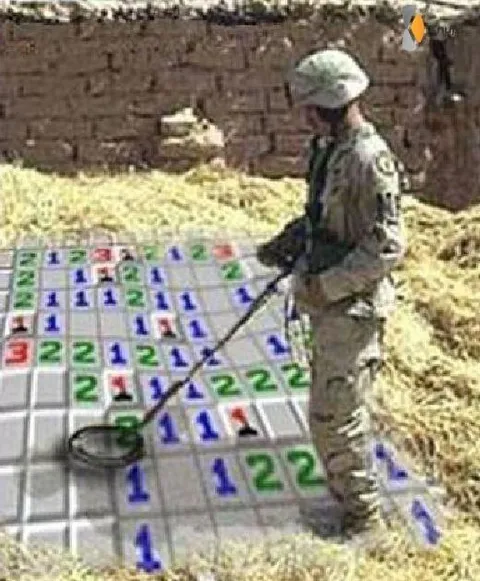 Сапёр играет в Сапёра