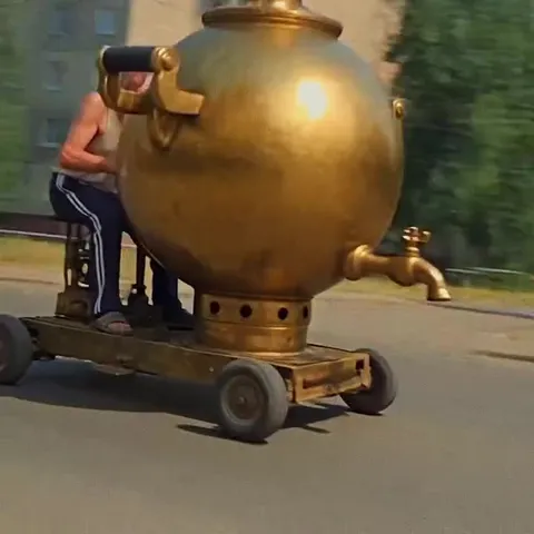 Бабушка готовится к празднику