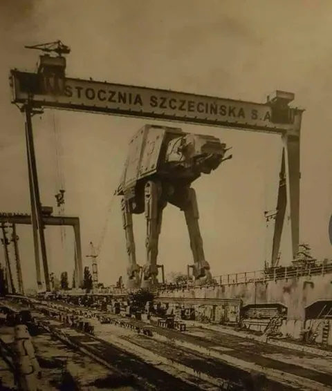 AT-AT w stoczni szczecińskiej