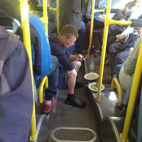 Обед в автобусе