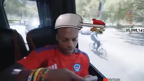 Зомби догоняют в машине