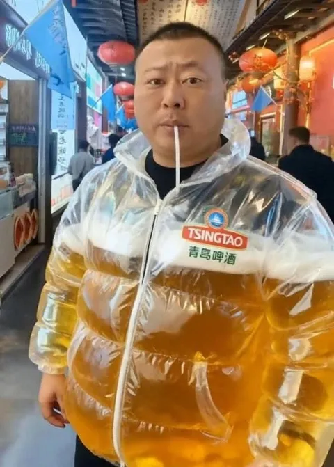 青岛啤酒充气服