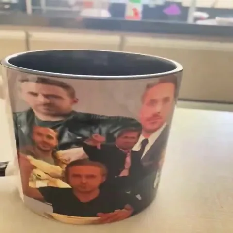 Кружка с лицами literally me