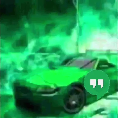 Неоновый зелёный спорткар
