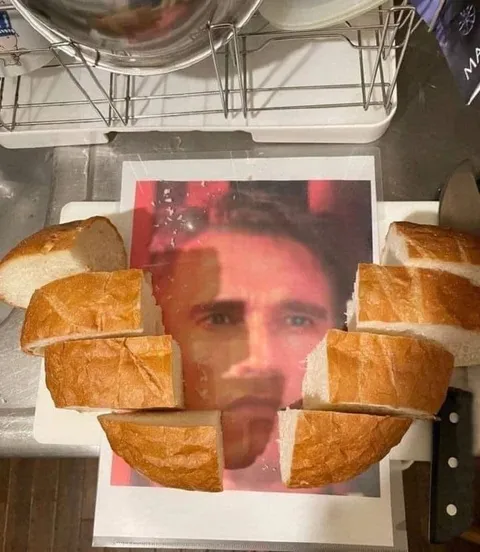 Хлебный алтарь с лицом