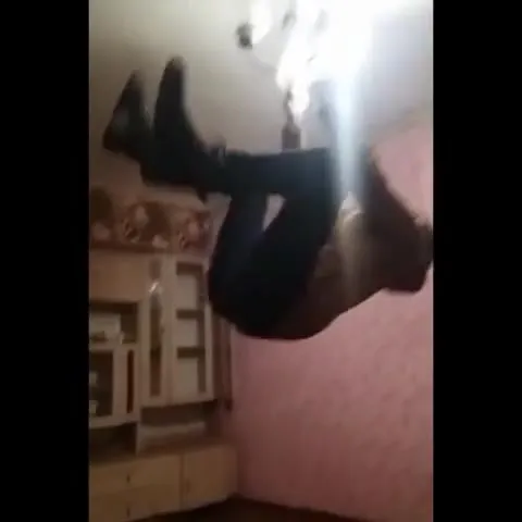 Сальто на люстре и внезапная темнота