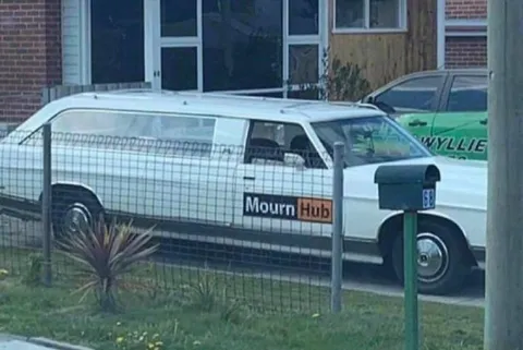 Mourn Hub Funeral Van