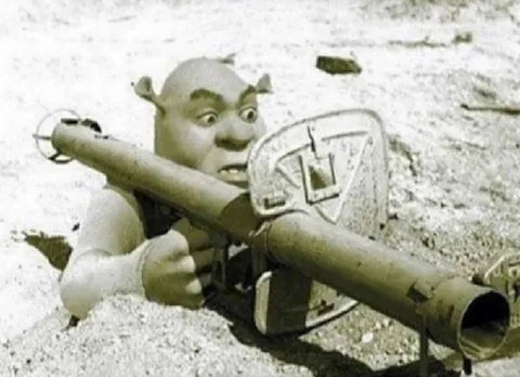 Шрек с базукой