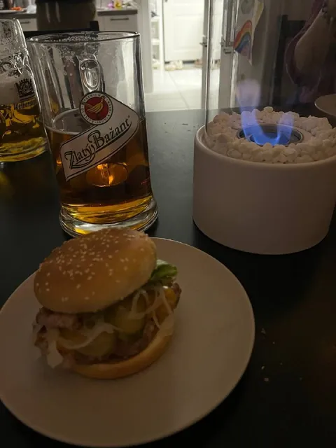 Zlatý Bažant, burger a oheň